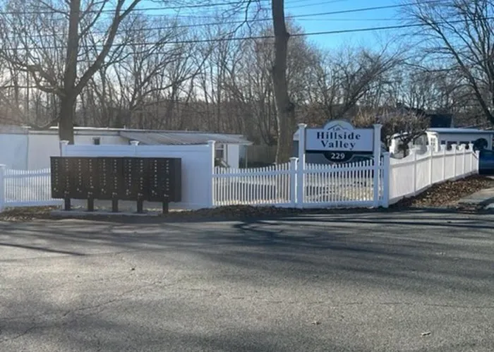 Hillside Valley Mobile Home Community Picture 6