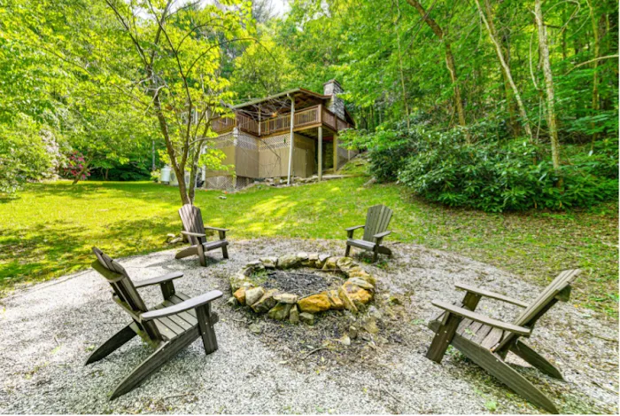 Maggie Valley Log Cabin: Deck + Mountain Views! Picture 3