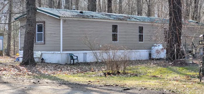 Shady Acres Mobile Home Park Picture 9