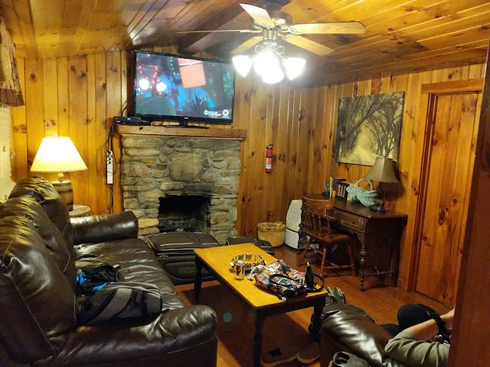 Cozy Creek (Creekside Cottage) Picture 1