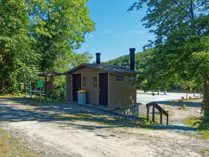Riverview Park Campground Picture 3
