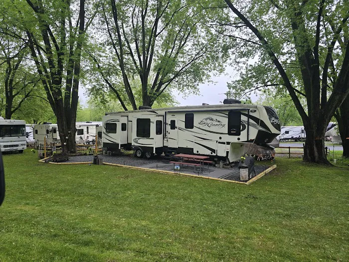 Birchview Farm Campgrounds Picture 2