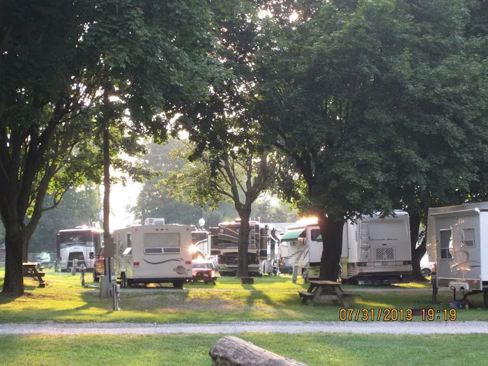 Roamers Retreat Campground Picture 2