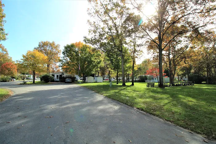 Oak Forest Mobile Home Park Picture 3
