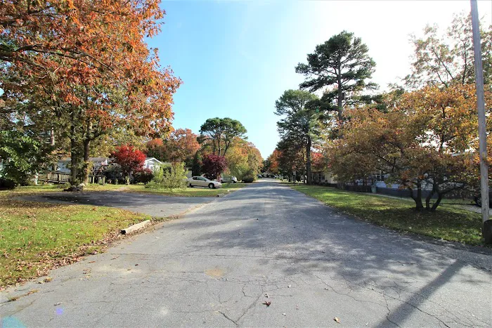 Oak Forest Mobile Home Park Picture 7