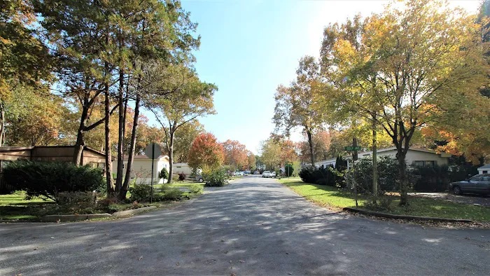 Oak Forest Mobile Home Park Picture 6