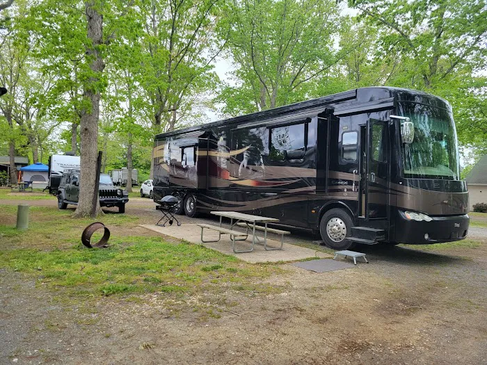 Pomona RV Park & Campground Picture 10
