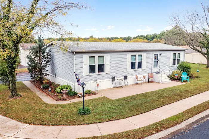 Ridgewood Manor Manufactured Home Community Picture 8