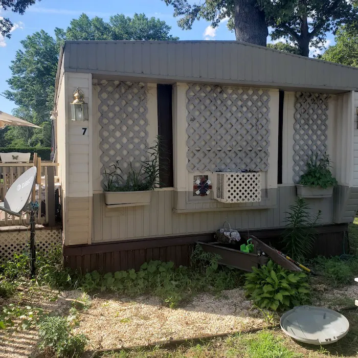 Pine Springs Mobile Home Park Picture 5