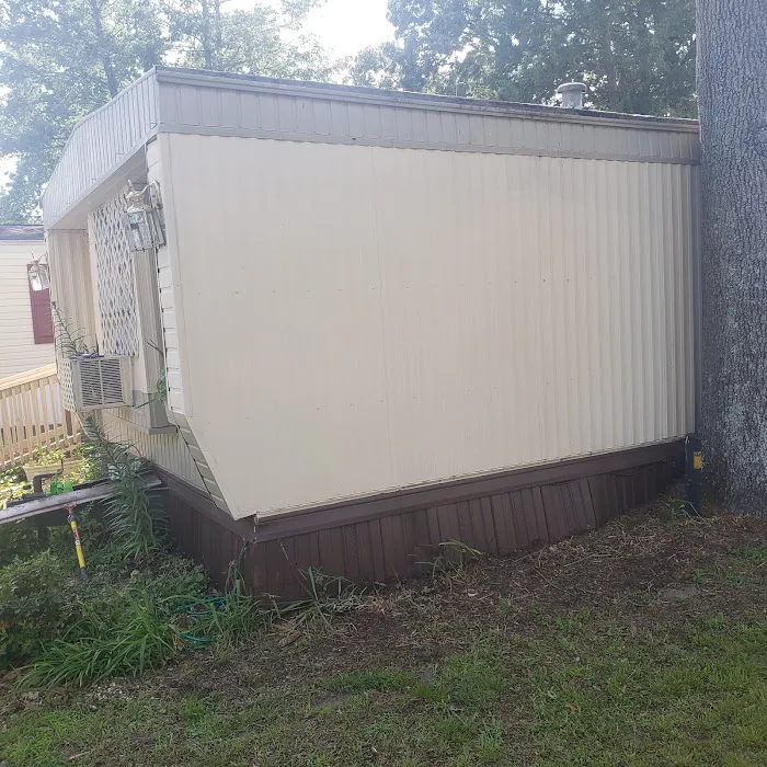 Pine Springs Mobile Home Park Picture 8