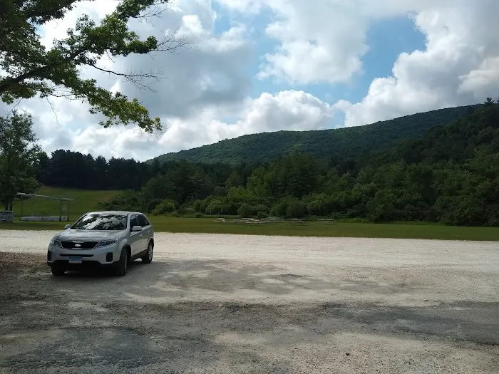 Lone Oak Campsites Picture 10