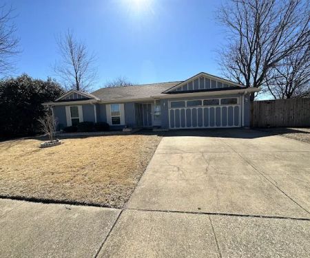 1365 N Creek Dr Saginaw