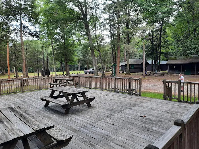 Camp Cedarcrest Picture 3