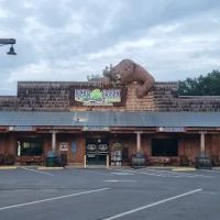 Lake Compounce Campground check-in and store ico