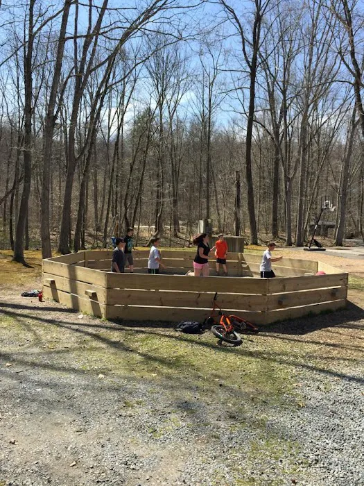 Adventure Bound Camping Resorts - Oak Creek Picture 6