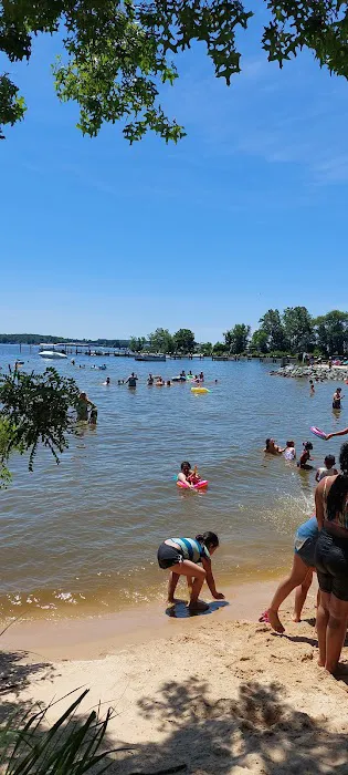 Charlestown Manor Beach And Campground Picture 4