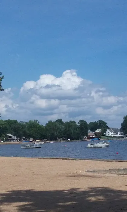 Holloway Beach Picture 10