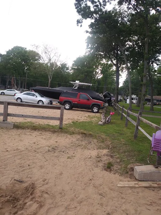 Craft Haven Campground & Marina Picture 6