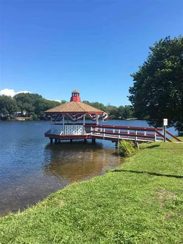 Garden Lake Park & Sales Picture 1