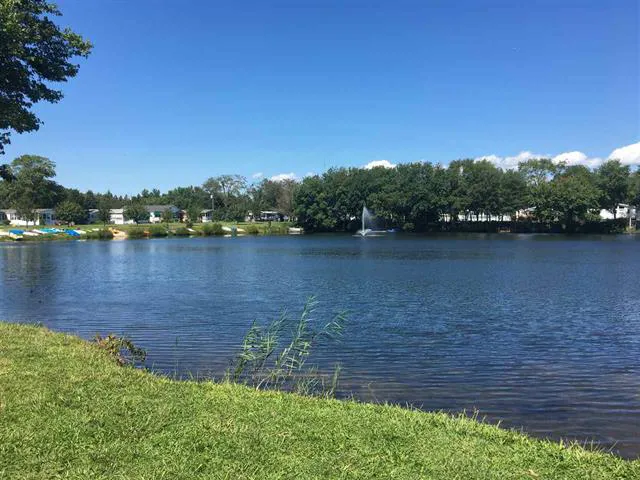 Garden Lake Park & Sales Picture 3