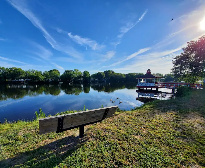 Garden Lake Park & Sales Picture 8