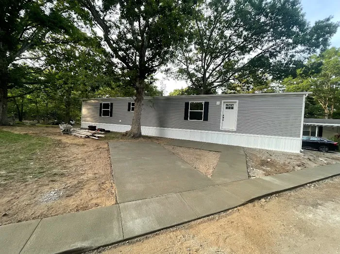 Edgewood Village Homes Picture 6