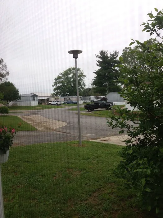 Lake Forest Mobile Estates Picture 2