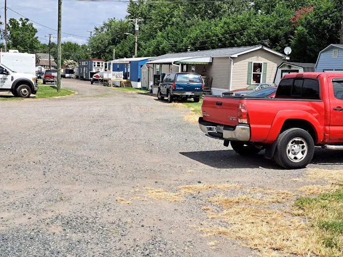 Bay Front Mobile Home Court & RV Picture 9