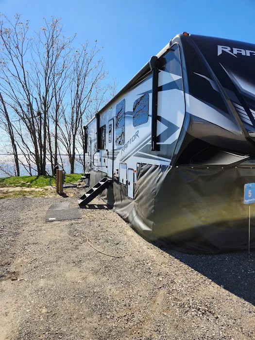 Bay Front Mobile Home Court & RV Picture 1