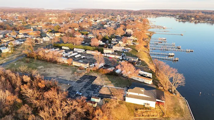 Bay Front Mobile Home Court & RV Picture 5