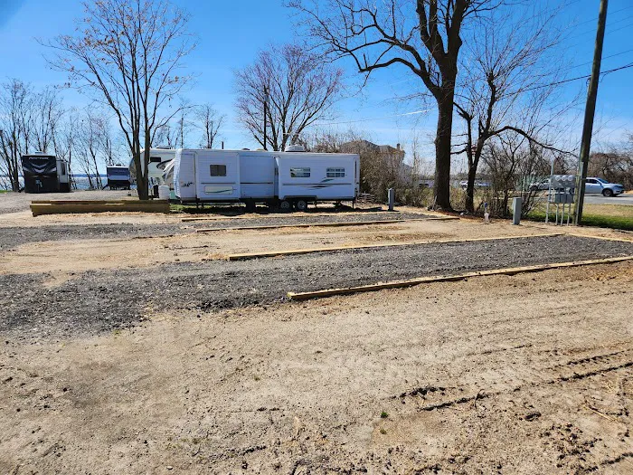 Bay Front Mobile Home Court & RV Picture 3