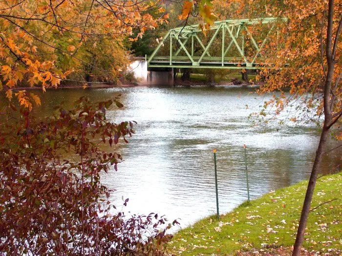 Tall Pines Campground & River Adventures Picture 9