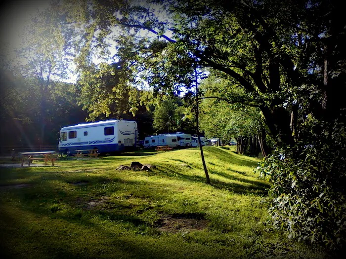 Tall Pines Campground & River Adventures Picture 5