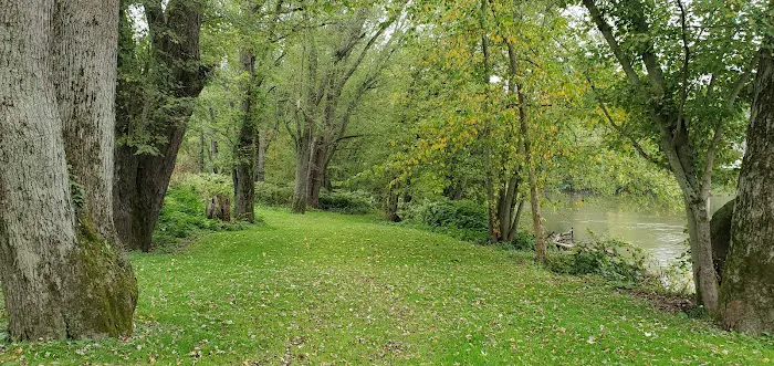 Riverside RV Campground Picture 10