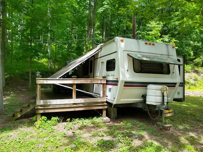 Red Ridge Lake Campgrounds Picture 3