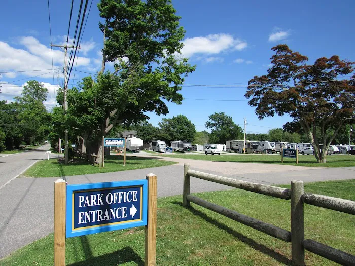 Meadowlark Mobile Home & RV Park Picture 7