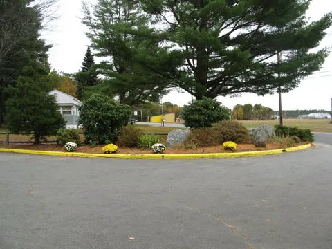 Leisure Woods Mobile Home Park Picture 3