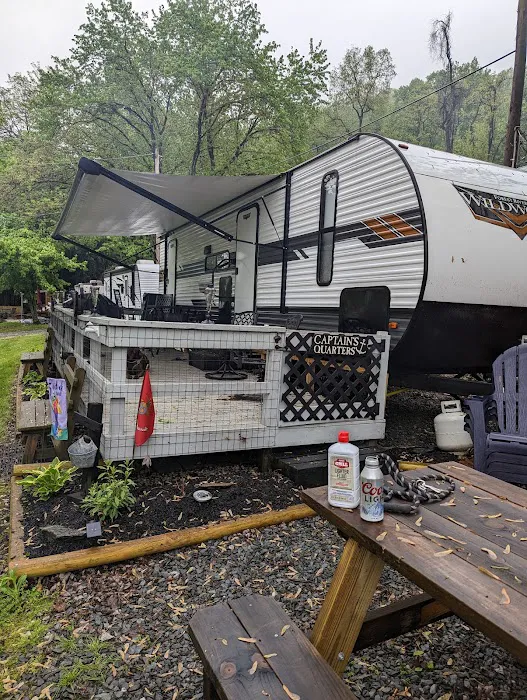 Gamler's Boat Yard Campgrounds Picture 3