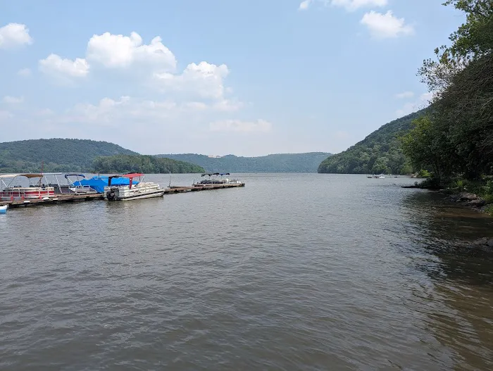Gamler's Boat Yard Campgrounds Picture 4