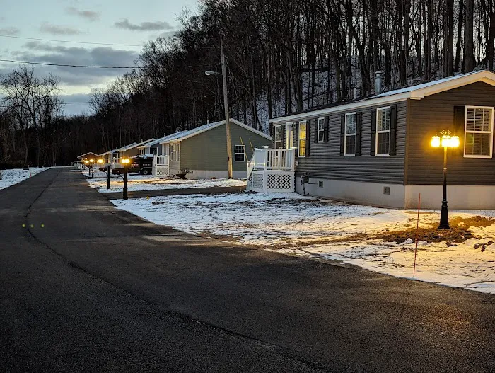 Whitestown Homes Picture 2