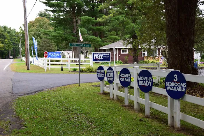 Pine Haven Manufactured Home Community Picture 3