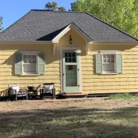 Mountain Paradise Cottage at the Historic Maytag House ico