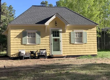Mountain Paradise Cottage at the Historic Maytag House