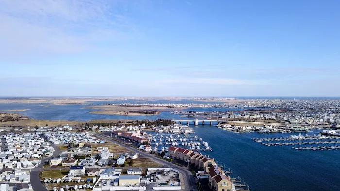 Shawcrest Community and Marina Picture 7