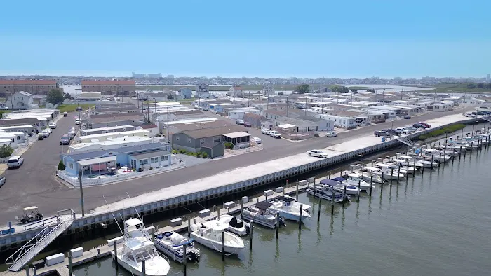 Shawcrest Community and Marina Picture 10