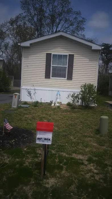 Pine Crest Village Picture 4