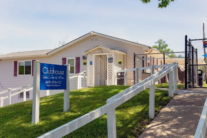 Pinewood Estates Manufactured Home Community Picture 1
