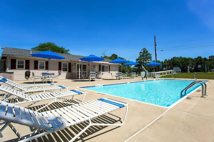 Pinewood Estates Manufactured Home Community Picture 2
