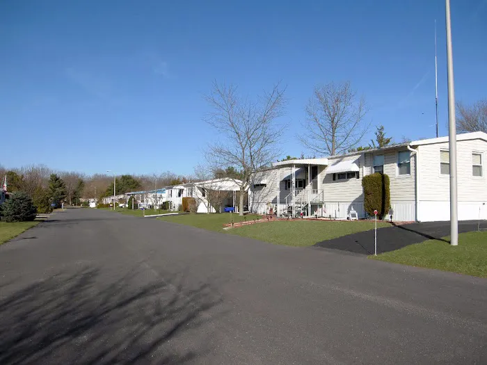 Pinewood Estates Manufactured Home Community Picture 8