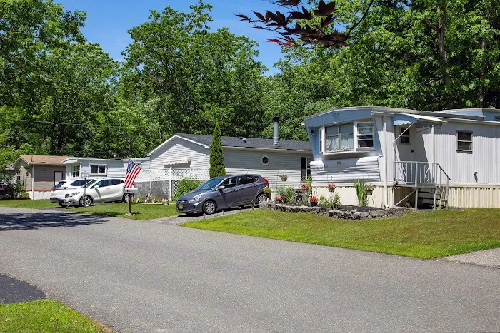 Pinewood Estates Manufactured Home Community Picture 10